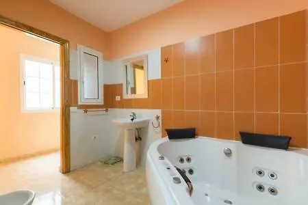 Sweet Apartment *
